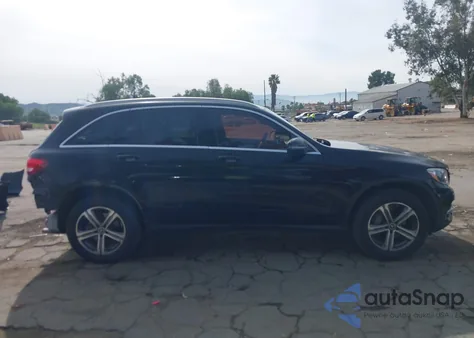 2018 Mercedes-Benz Glc 300 from USA, damaged, VIN WDC0G4JB6JV035448